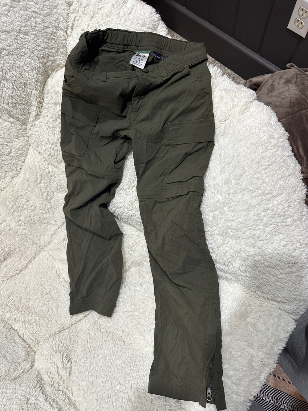 REI Olive Cargo Pants | Shorts | Zip off legs with Ankle Zips